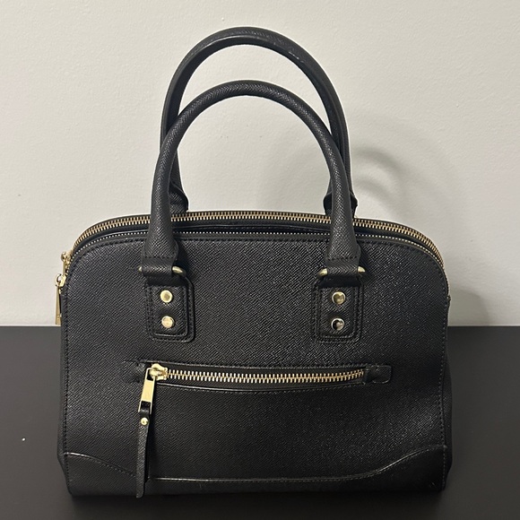 Handbags - Aldo Elegant Black Handbag w Gold Hardware. NWOT.